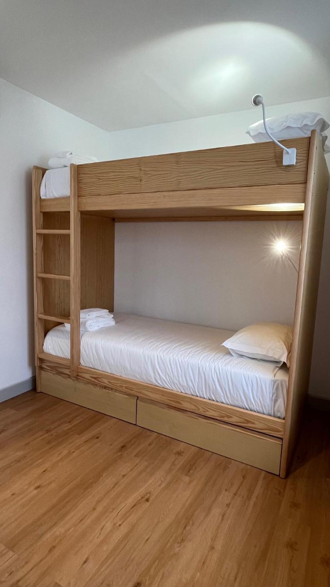 Matriz 55, Hostel & Suites Понта-Делгада Экстерьер фото