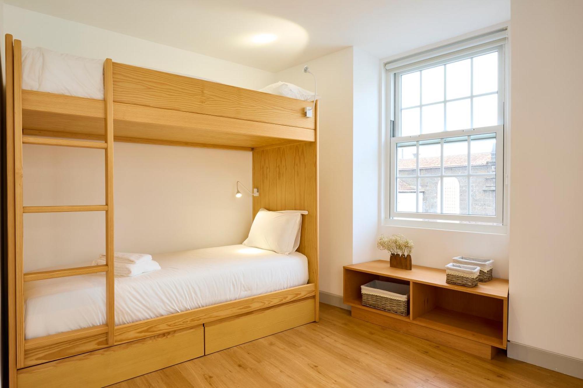Matriz 55, Hostel & Suites Понта-Делгада Экстерьер фото
